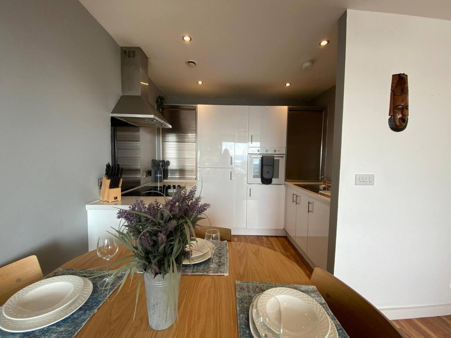 Stunning Mersey View Flat W Parking In Liverpool Exterior photo