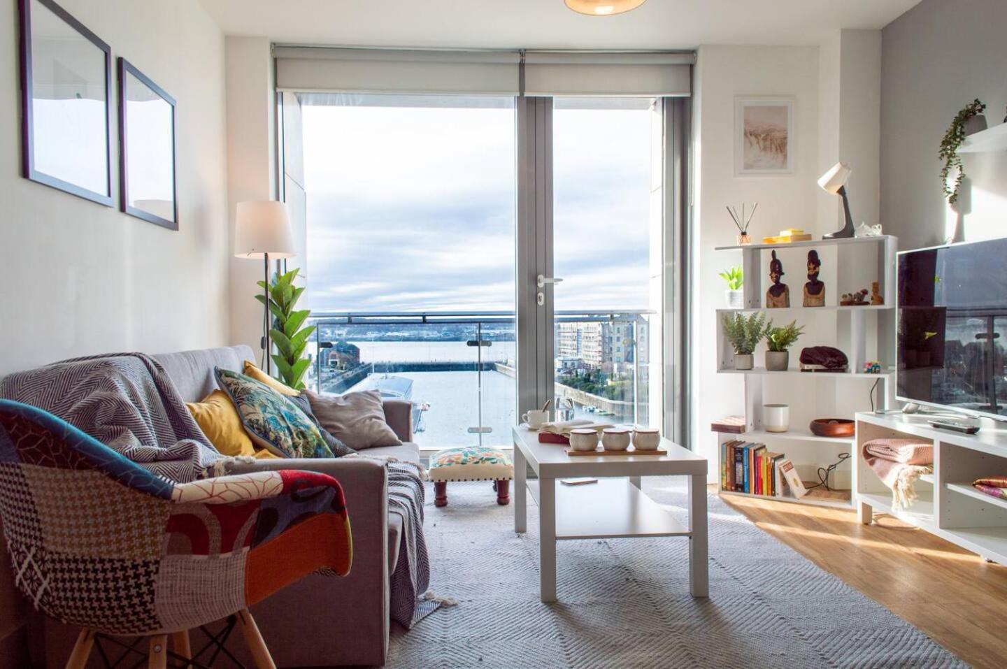 Stunning Mersey View Flat W Parking In Liverpool Exterior photo