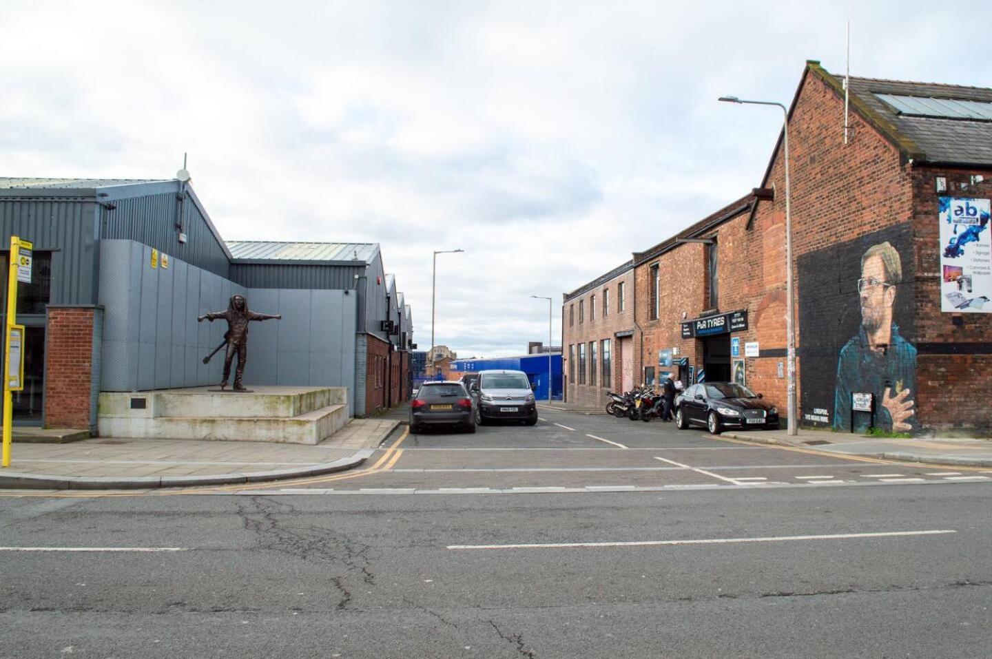 Stunning Mersey View Flat W Parking In Liverpool Exterior photo
